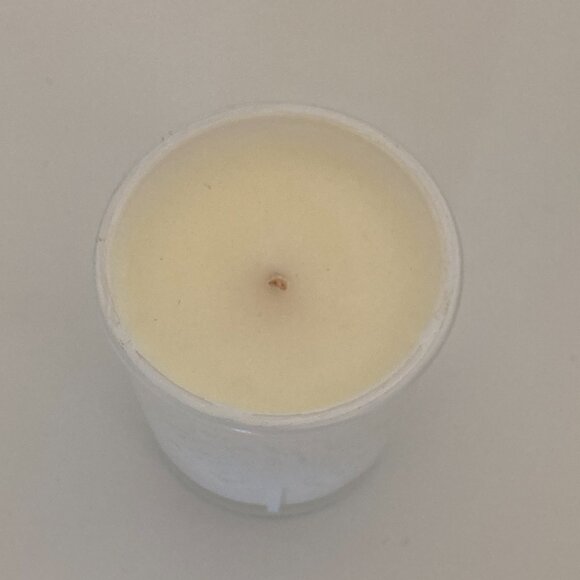 Cowshed Relaxing Bath & Body Oil + Candle Gift Set - Picture 7 of 9